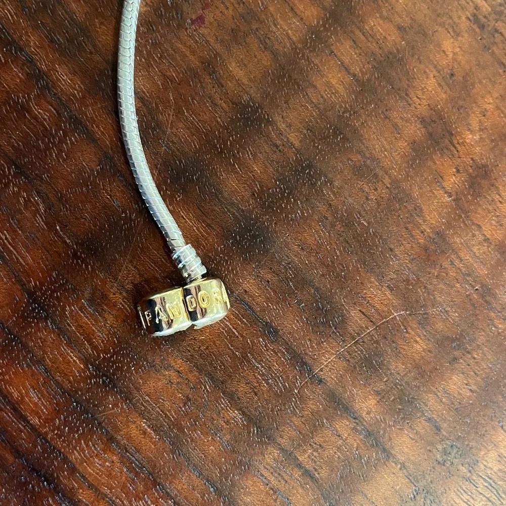 Pandora silver bracelet with gold clasp - Picture 3 of 4